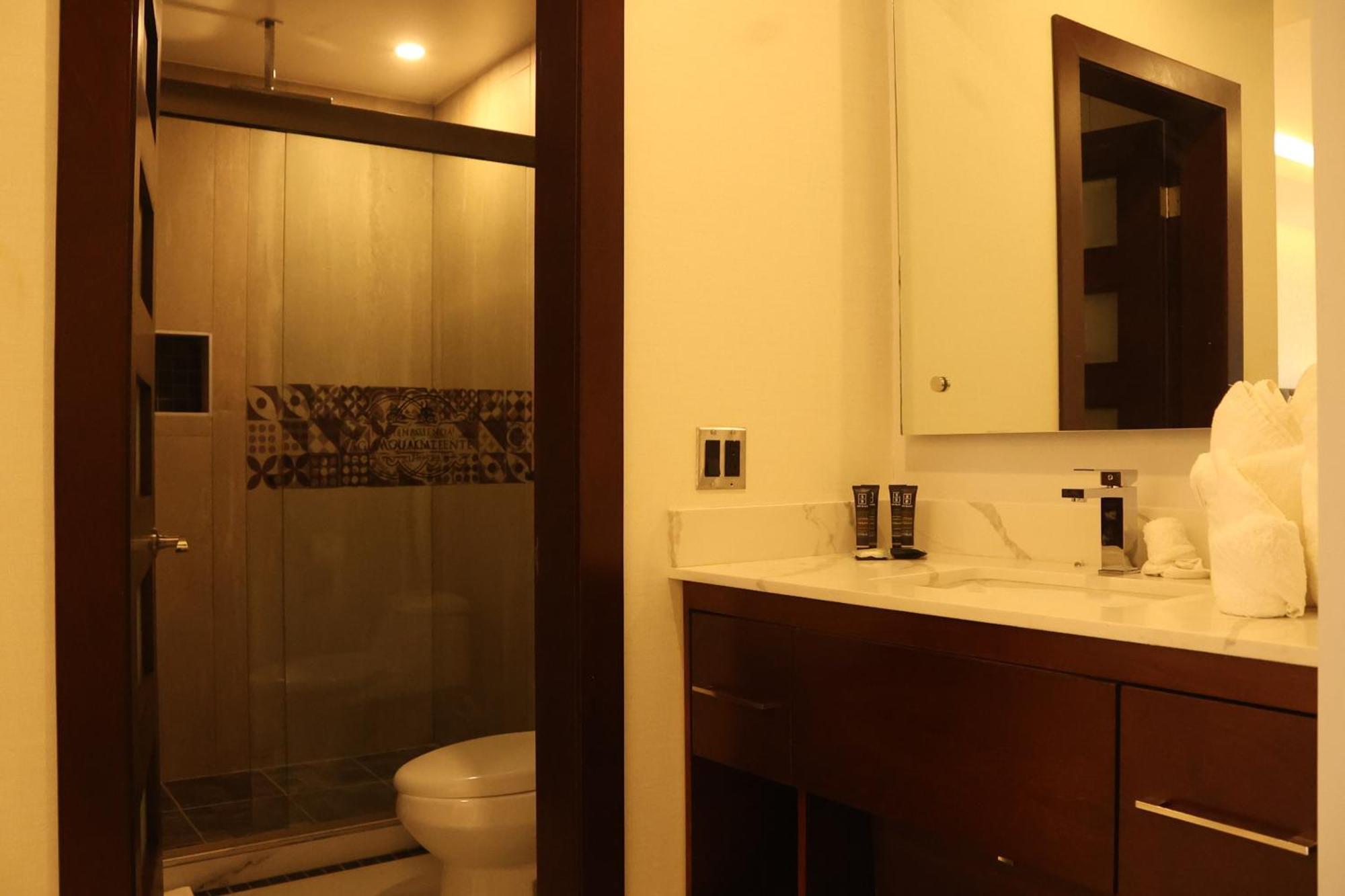 Hotel Hacienda Aguacaliente Tijuana Extérieur photo